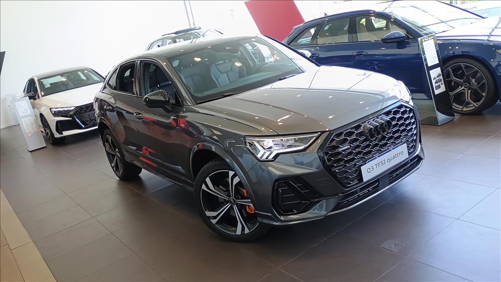 Audi Q3 2.0 40 TFSI GASOLINA SPORTBACK PERFORMANCE BLACK PLUS QUATTRO TIPTRONIC