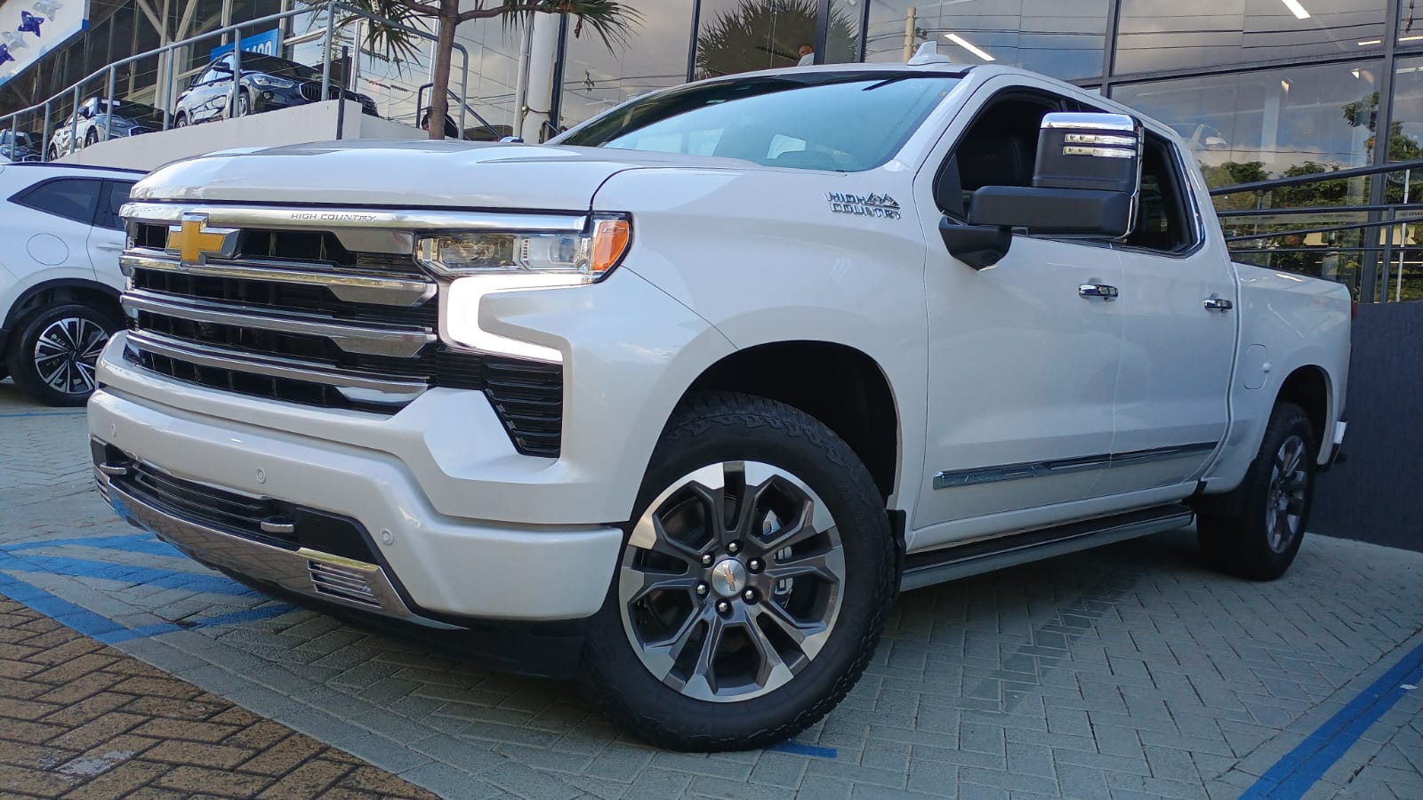 Chevrolet SILVERADO 5.3 V8 GASOLINA 1500 HIGH COUNTRY 4X4 AUTOMÁTICO